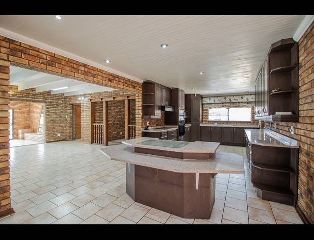9 BEDROOM FREEHOLD FOR SALE IN RAVENSWOOD
